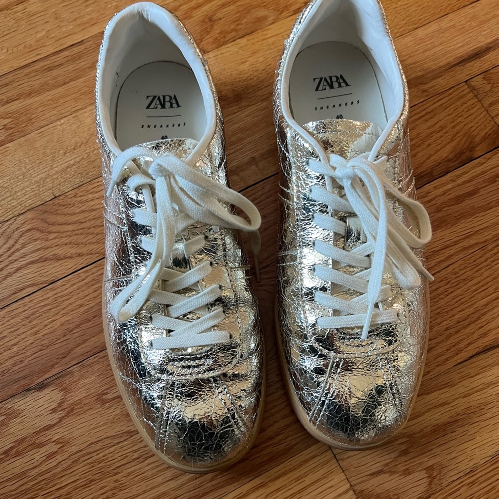 Zara Women's Gold Sneakers